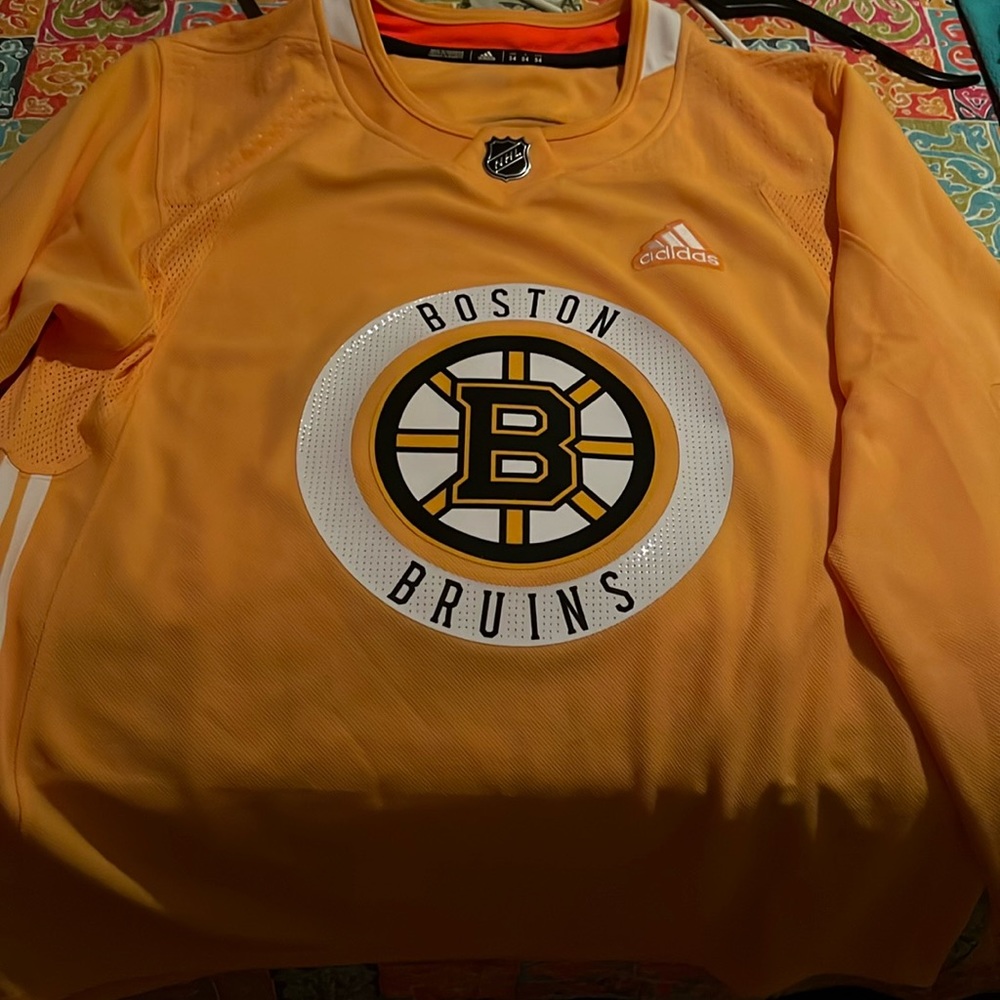 Brand new never worn Bruins Jersey